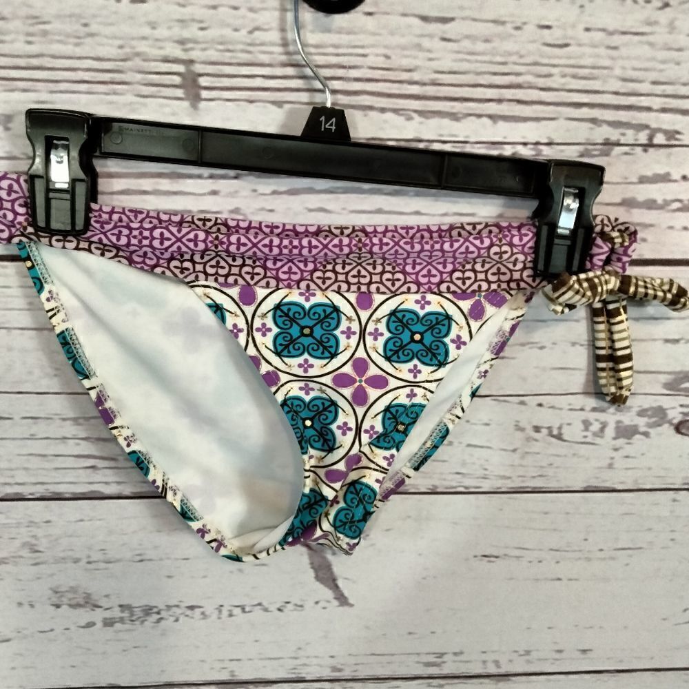 New Without tags.  "Gossip" woman's bikini bottoms
